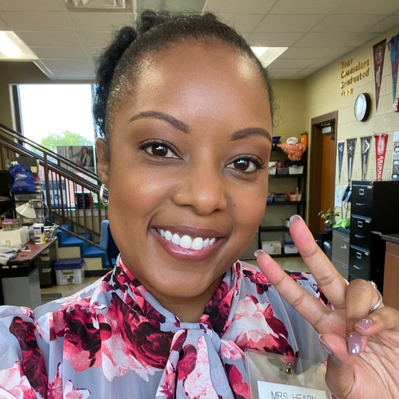 Meet your Posher, Loretta - Picture 1 of 1